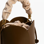VICIDERCI Althea vegan leather bucket bag in brown detail view