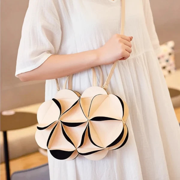 VICIDERCI Amelisse vegan leather evening bag in beige model view