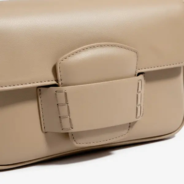 VICIDERCI Faelina genuine cowhide shoulder bag in apricot detail view