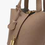 VICIDERCI Lunelia top-grain leather bucket bag in brown detail view