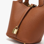 VICIDERCI Lunelia top-grain leather bucket bag in caramel detail view