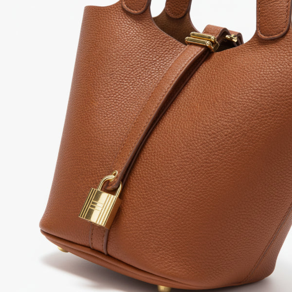 VICIDERCI Lunelia top-grain leather bucket bag in caramel detail view