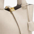 VICIDERCI Lunelia top-grain leather bucket bag in white detail view