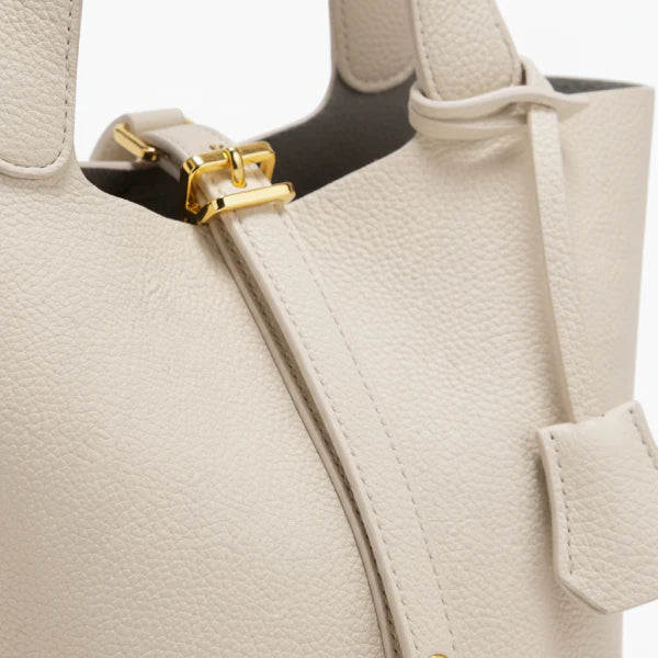 VICIDERCI Lunelia top-grain leather bucket bag in white detail view